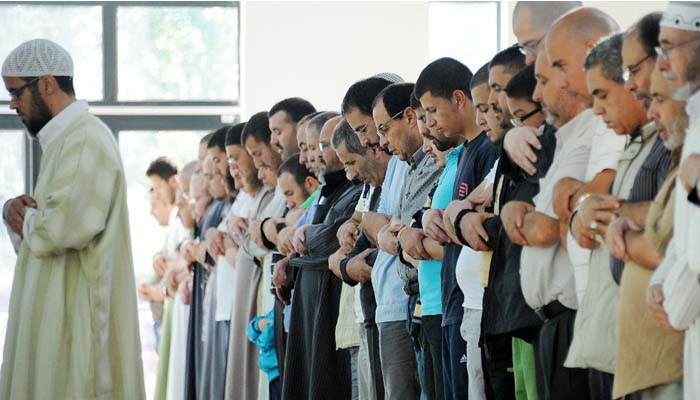 Hukum Membaca Surat Al Fatihah Dalam Shalat Blitarberkemajuan Id