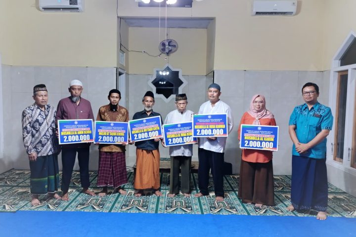 PCM Kepanjenkidul Salurkan Dana Dakwah